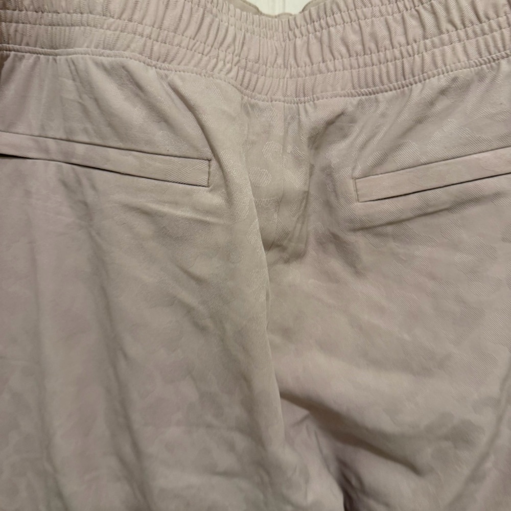 Athleta Brooklyn Textured Jogger in Cream Leopard 14 - Picture 4 of 8